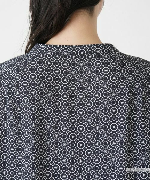 Leilian PLUS HOUSE / レリアンプラスハウス セットアップ | 幾何学柄ブラウススーツ | 詳細11