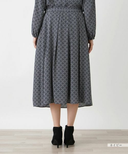 Leilian PLUS HOUSE / レリアンプラスハウス セットアップ | 幾何学柄ブラウススーツ | 詳細16