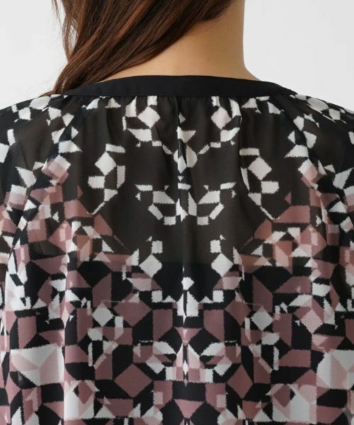 Leilian PLUS HOUSE / レリアンプラスハウス シャツ・ブラウス | ジオメトリック柄ブラウス【プラス企画】 | 詳細8