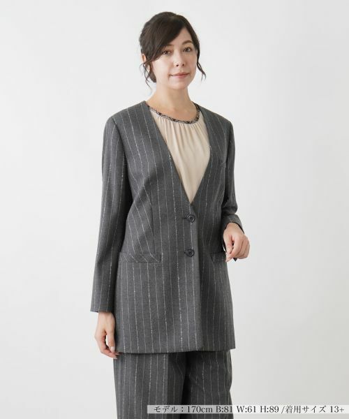 Leilian PLUS HOUSE/レリアンプラスハウス ピンストライプノーカラージャケット チャコール系 17+ Leilian PLUS HOUSE/レリアンプラスハウス ピンストライプノーカラージャケット チャコール系 17+