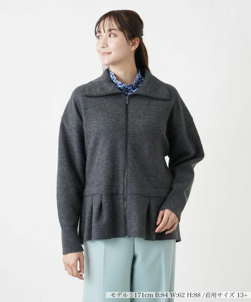 Leilian PLUS HOUSE/レリアンプラスハウス ペプラムジャケット【BOURGE】 チャコールグレー 13+ Leilian PLUS HOUSE/レリアンプラスハウス ペプラムジャケット【BOURGE】 チャコールグレー 13+