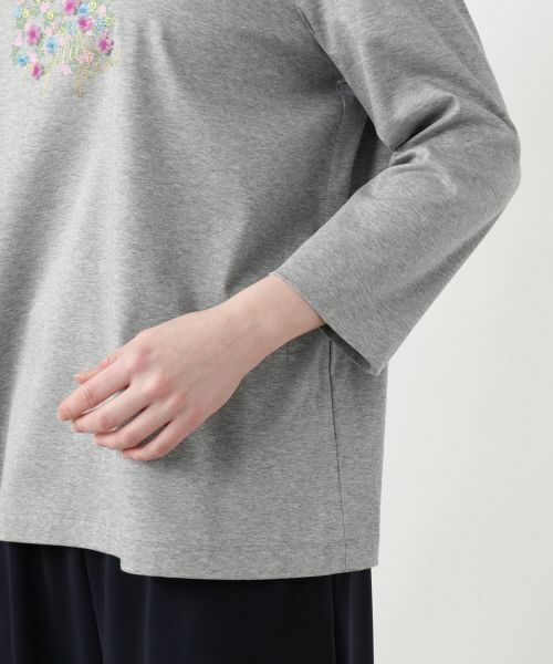 Leilian PLUS HOUSE / レリアンプラスハウス Tシャツ | 【店舗人気】フラワーモチーフカットソー【Leilian WHITE LABEL】 | 詳細13