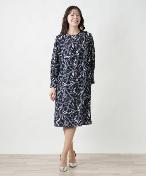 『新品』Leilianレリアンプラスひざ丈ワンピース 17+号❣️黒色織柄完売品 ワンピース|レリアン プラスハウス | レリアン公式オンラインストア