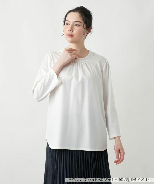 Leilian PLUS HOUSE/レリアンプラスハウス 【店舗人気】タックカットソー【Leilian WHITE LABEL】 アイボリー 13+ Leilian PLUS HOUSE/レリアンプラスハウス 【店舗人気】タックカットソー【Leilian WHITE LABEL】 アイボリー 13+