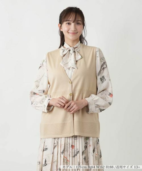 Leilian PLUS HOUSE/レリアンプラスハウス 【店舗人気】Vネックニットベスト【Leilian WHITE LABEL】 ベージュ 17+ Leilian PLUS HOUSE/レリアンプラスハウス 【店舗人気】Vネックニットベスト【Leilian WHITE LABEL】 ベージュ 17+
