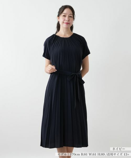 Leilian PLUS HOUSE/レリアンプラスハウス 【店舗人気】プリーツワンピース【プラス企画】 ネイビー 13+ Leilian PLUS HOUSE/レリアンプラスハウス 【店舗人気】プリーツワンピース【プラス企画】 ネイビー 13+