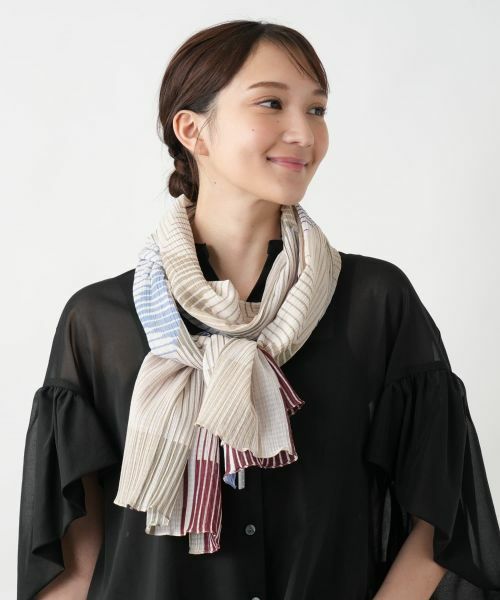 Leilian PLUS HOUSE / レリアンプラスハウス マフラー・ショール・スヌード・ストール | 幾何学柄ストール【FASAC】 | 詳細3