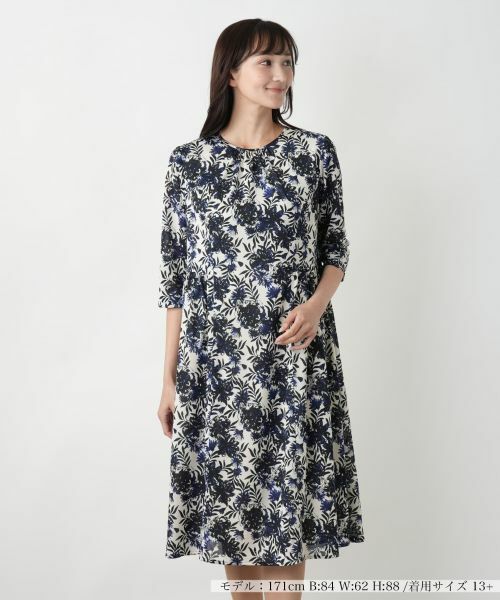 Leilian PLUS HOUSE / レリアンプラスハウス ドレス | 【店舗人気】ボタニカル柄フレアワンピース(ネイビー系)