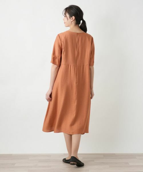24年モデル Leilian EZUMI　定価7.5万　洗える　シャツワンピース シャツワンピース(Freeサイズ 黒): レディース｜メーカーズ