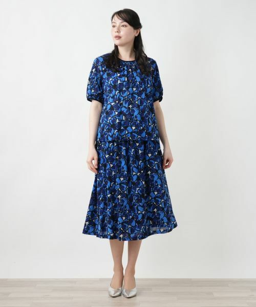 Leilian PLUS HOUSE / レリアンプラスハウス シャツ・ブラウス | 【店舗人気】フラワー柄クルーネックブラウス | 詳細1