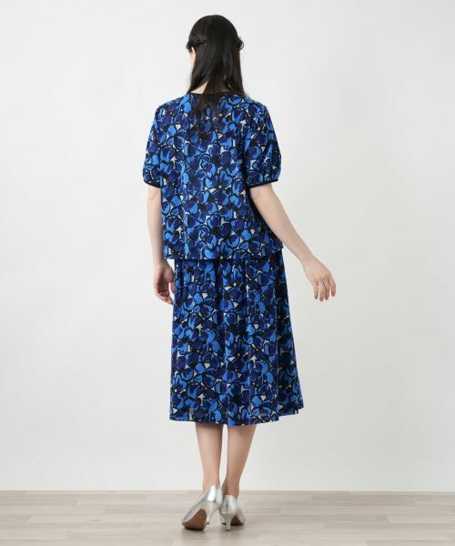 Leilian PLUS HOUSE / レリアンプラスハウス シャツ・ブラウス | 【店舗人気】フラワー柄クルーネックブラウス | 詳細3