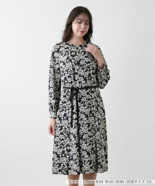 Leilian PLUS HOUSE/レリアンプラスハウス 【店舗人気】プリントフレアワンピース【ROCHAS Premiere】 ブラック 13+ Leilian PLUS HOUSE/レリアンプラスハウス 【店舗人気】プリントフレアワンピース【ROCHAS Premiere】 ブラック 13+