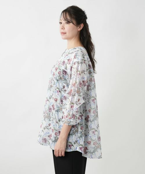 Leilian PLUS HOUSE / レリアンプラスハウス シャツ・ブラウス | フラワー柄キーネックブラウス | 詳細8