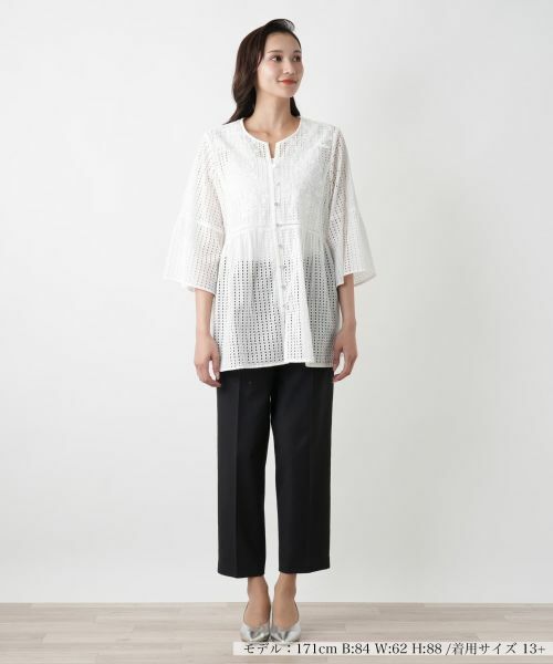 Leilian PLUS HOUSE / レリアンプラスハウス シャツ・ブラウス | 透かしレースキーネックブラウス | 詳細1