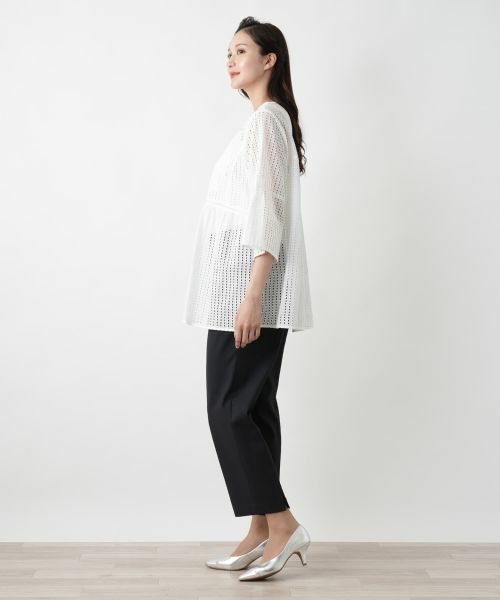 Leilian PLUS HOUSE / レリアンプラスハウス シャツ・ブラウス | 透かしレースキーネックブラウス | 詳細2