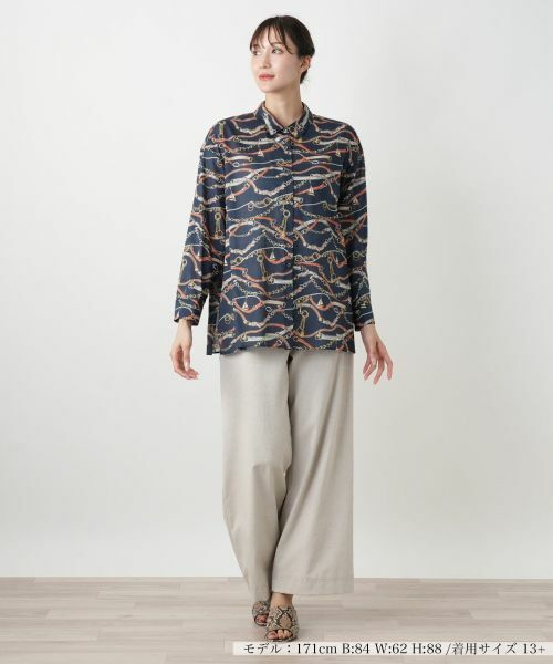 Leilian PLUS HOUSE / レリアンプラスハウス シャツ・ブラウス | チェーンベルトプリントブラウス | 詳細1