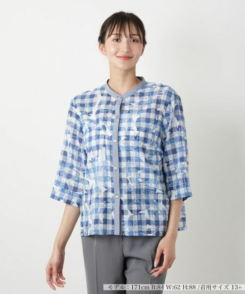 Leilian PLUS HOUSE/レリアンプラスハウス フラワーチェックブラウス【Leilian WHITE LABEL】 コバルトブルー 13+ Leilian PLUS HOUSE/レリアンプラスハウス フラワーチェックブラウス【Leilian WHITE LABEL】 コバルトブルー 13+