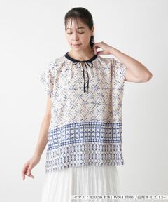 Leilian PLUS HOUSE / レリアンプラスハウス シャツ・ブラウス | 幾何学柄ブラウス【BOURGE】