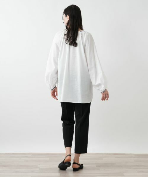 Leilian PLUS HOUSE / レリアンプラスハウス シャツ・ブラウス | 刺繍スモックブラウス | 詳細3