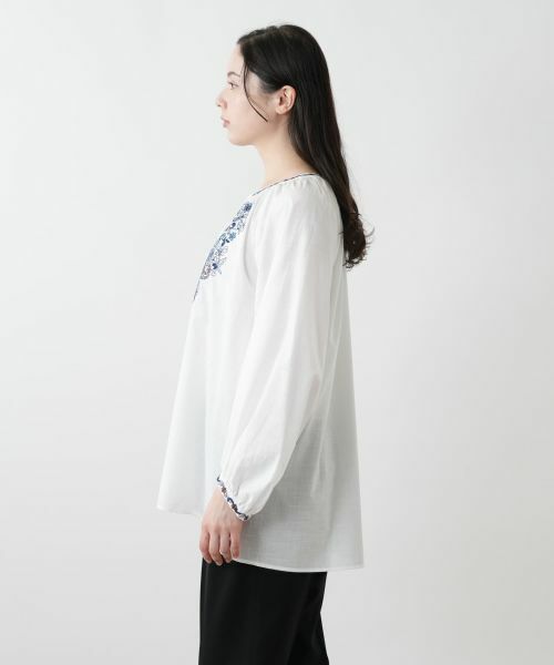 Leilian PLUS HOUSE / レリアンプラスハウス シャツ・ブラウス | 刺繍スモックブラウス | 詳細5