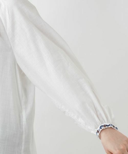 Leilian PLUS HOUSE / レリアンプラスハウス シャツ・ブラウス | 刺繍スモックブラウス | 詳細9