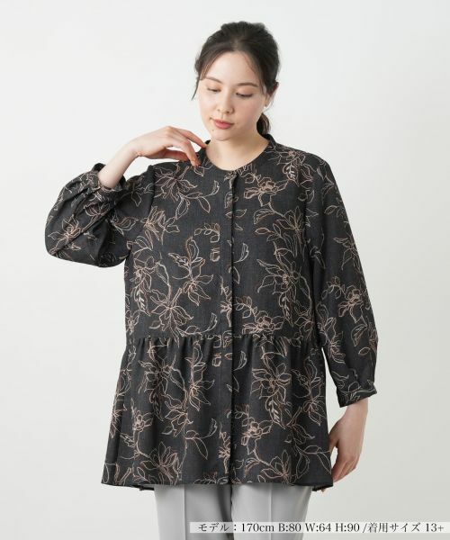 Leilian PLUS HOUSE/レリアンプラスハウス ボタニカル柄ブラウス【Leilian WHITE LABEL】 ブラック 17+ Leilian PLUS HOUSE/レリアンプラスハウス ボタニカル柄ブラウス【Leilian WHITE LABEL】 ブラック 17+