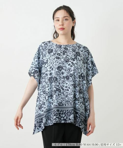 Leilian PLUS HOUSE/レリアンプラスハウス 【店舗人気】フラワープリントブラウス【Leilian WHITE LABEL】 ロイヤルブルー 13+ Leilian PLUS HOUSE/レリアンプラスハウス 【店舗人気】フラワープリントブラウス【Leilian WHITE LABEL】 ロイヤルブルー 13+