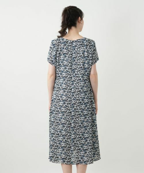 Leilian PLUS HOUSE / レリアンプラスハウス ドレス | 【店舗人気】プリントVネックワンピース【Leilian WHITE LABEL】 | 詳細10