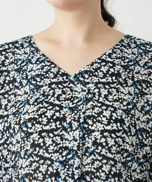 Leilian PLUS HOUSE / レリアンプラスハウス ドレス | 【店舗人気】プリントVネックワンピース【Leilian WHITE LABEL】 | 詳細11