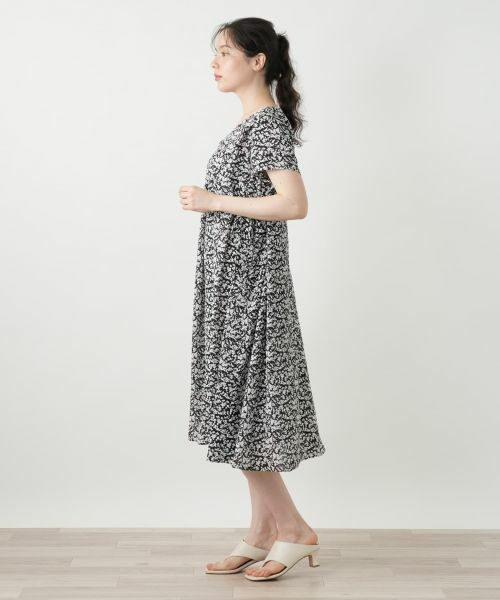 Leilian PLUS HOUSE / レリアンプラスハウス ドレス | 【店舗人気】プリントVネックワンピース【Leilian WHITE LABEL】 | 詳細2