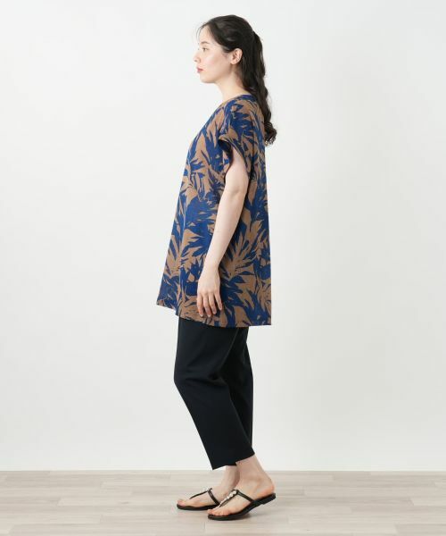 Leilian PLUS HOUSE / レリアンプラスハウス シャツ・ブラウス | 【店舗人気】リーフ柄チュニックブラウス【Leilian WHITE LABEL】 | 詳細2