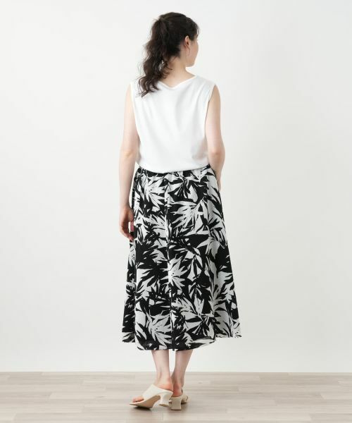 Leilian PLUS HOUSE / レリアンプラスハウス ミニ・ひざ丈スカート | リーフ柄フレアスカート【Leilian WHITE LABEL】 | 詳細3