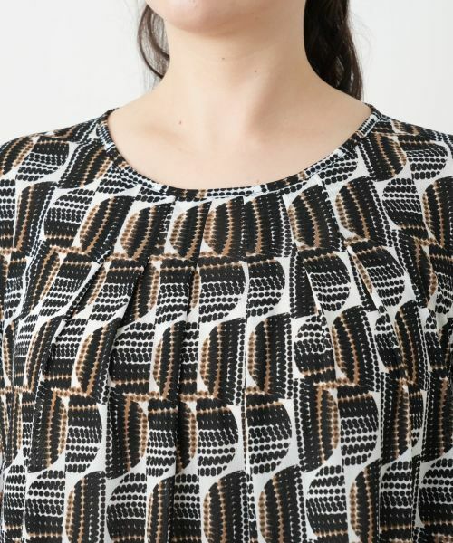 Leilian PLUS HOUSE / レリアンプラスハウス カットソー | 【店舗人気】幾何学柄タックカットソー【Leilian WHITE LABEL】 | 詳細10