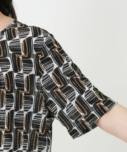Leilian PLUS HOUSE / レリアンプラスハウス カットソー | 【店舗人気】幾何学柄タックカットソー【Leilian WHITE LABEL】 | 詳細12