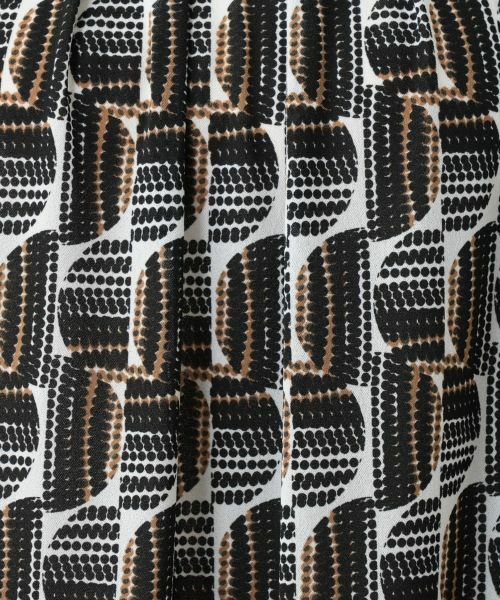 Leilian PLUS HOUSE / レリアンプラスハウス カットソー | 【店舗人気】幾何学柄タックカットソー【Leilian WHITE LABEL】 | 詳細15