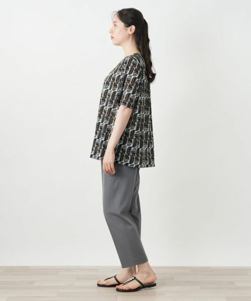 Leilian PLUS HOUSE / レリアンプラスハウス カットソー | 【店舗人気】幾何学柄タックカットソー【Leilian WHITE LABEL】 | 詳細5