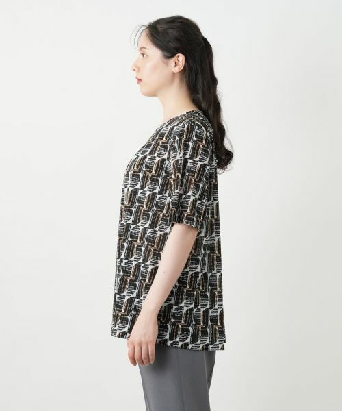 Leilian PLUS HOUSE / レリアンプラスハウス カットソー | 【店舗人気】幾何学柄タックカットソー【Leilian WHITE LABEL】 | 詳細8
