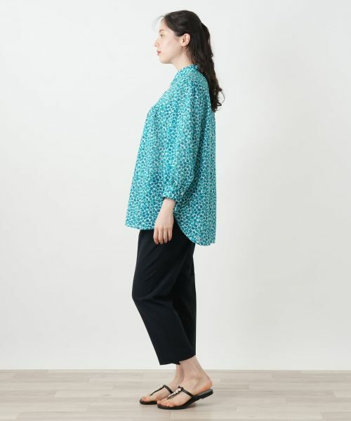 Leilian PLUS HOUSE / レリアンプラスハウス シャツ・ブラウス | 小花柄プリントブラウス【Leilian WHITE LABEL】 | 詳細2