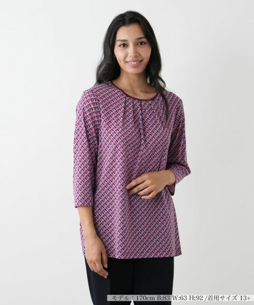 Leilian PLUS HOUSE/レリアンプラスハウス 幾何学柄クルーネックカットソー ピンク系 13+