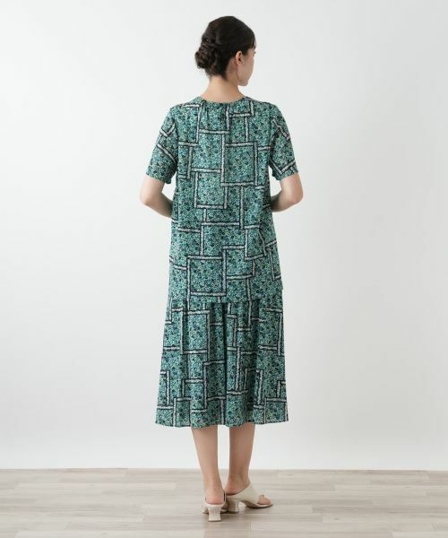 Leilian PLUS HOUSE / レリアンプラスハウス シャツ・ブラウス | フラワー柄クルーネックブラウス | 詳細3