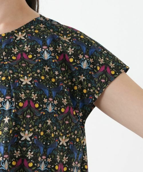 Leilian PLUS HOUSE / レリアンプラスハウス シャツ・ブラウス | フラワー柄フレンチスリーブブラウス | 詳細10