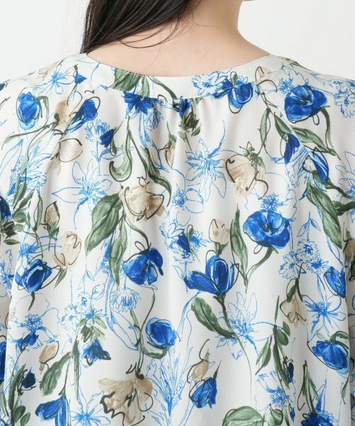 Leilian PLUS HOUSE / レリアンプラスハウス シャツ・ブラウス | フラワー柄チュニックブラウス【Leilian WHITE LABEL】 | 詳細11