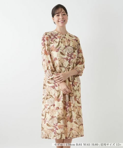 Leilian PLUS HOUSE/レリアンプラスハウス 花柄フレアワンピース【Leilian WHITE LABEL】 キャメル 13+ Leilian PLUS HOUSE/レリアンプラスハウス 花柄フレアワンピース【Leilian WHITE LABEL】 キャメル 13+