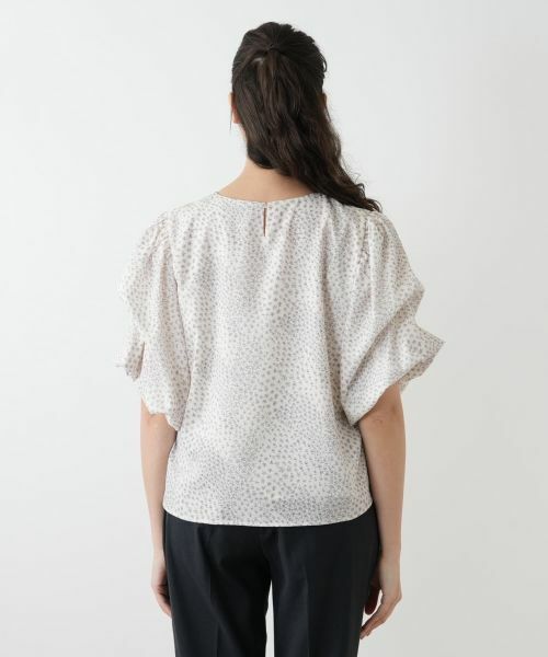 Leilian PLUS HOUSE / レリアンプラスハウス シャツ・ブラウス | フラワープリントブラウス【NEMIKA】 | 詳細9