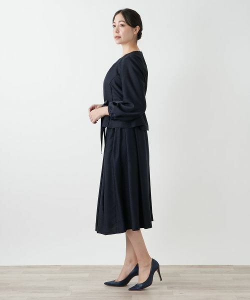 Leilian PLUS HOUSE / レリアンプラスハウス セットアップ | 表情ボーダーノーカラーブラウススーツ | 詳細2