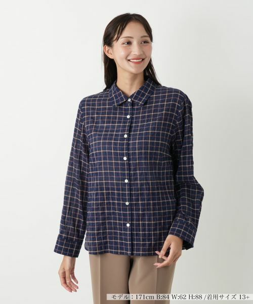 Leilian PLUS HOUSE/レリアンプラスハウス チェックブラウス【Leilian WHITE LABEL】 ネイビー系 13+ Leilian PLUS HOUSE/レリアンプラスハウス チェックブラウス【Leilian WHITE LABEL】 ネイビー系 13+