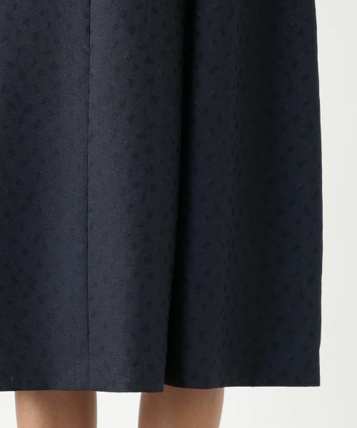 Leilian PLUS HOUSE / レリアンプラスハウス ドレス | 光沢ジャカードVネックワンピース | 詳細11