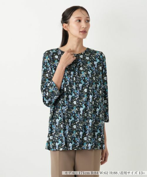 Leilian PLUS HOUSE/レリアンプラスハウス 花柄カットソー【プラス企画】 コバルトブルー 13+ Leilian PLUS HOUSE/レリアンプラスハウス 花柄カットソー【プラス企画】 コバルトブルー 13+