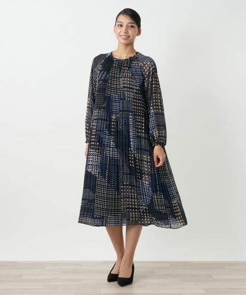 Leilian PLUS HOUSE / レリアンプラスハウス ドレス | ドットプリーツワンピース【ROCHAS Premiere】 | 詳細4