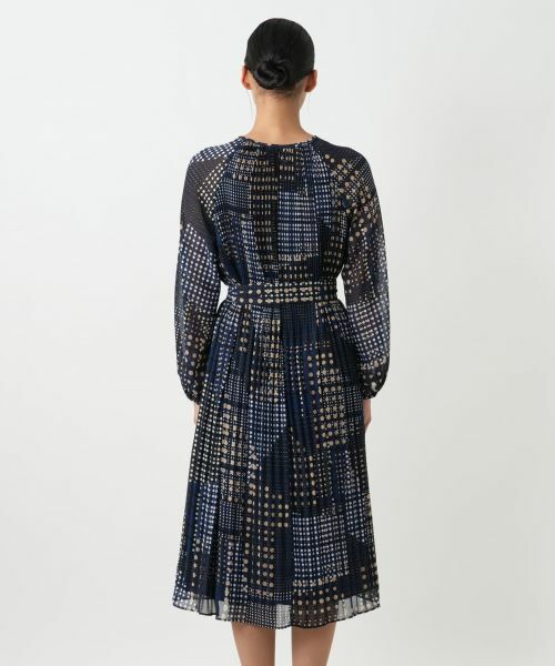 Leilian PLUS HOUSE / レリアンプラスハウス ドレス | ドットプリーツワンピース【ROCHAS Premiere】 | 詳細7